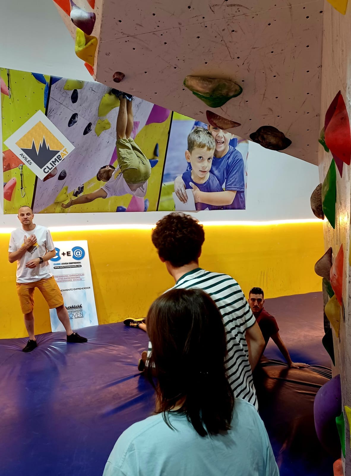 Clinic Joven emprenda Climbat