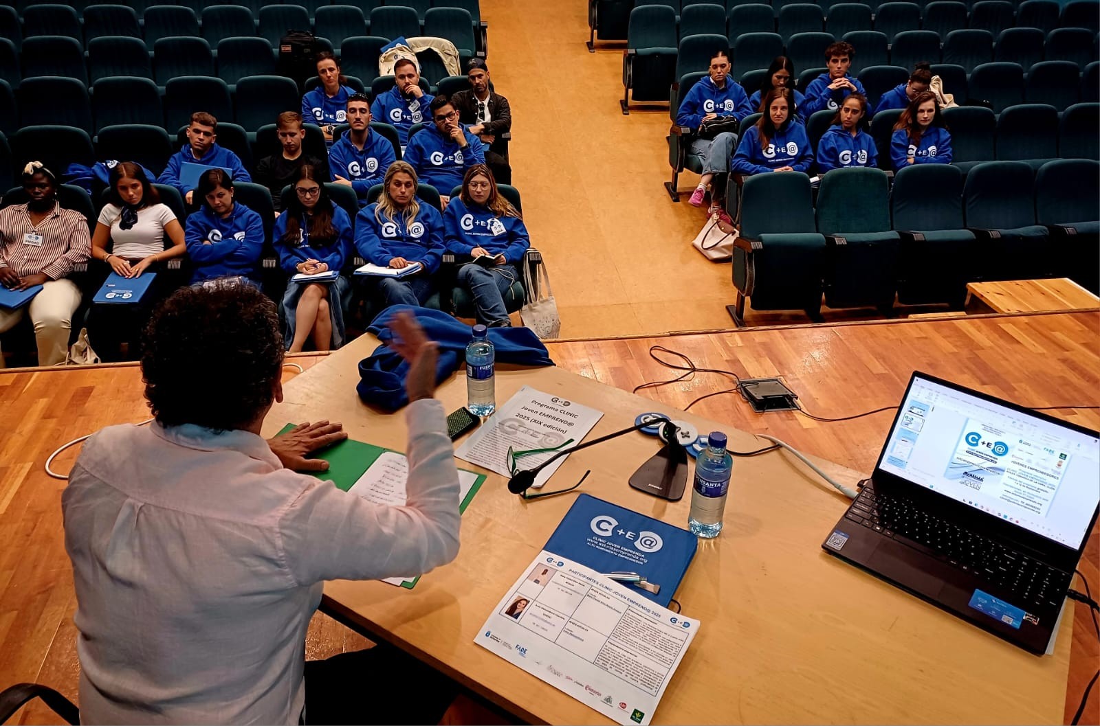 Clinic Joven emprenda Ayto Nava