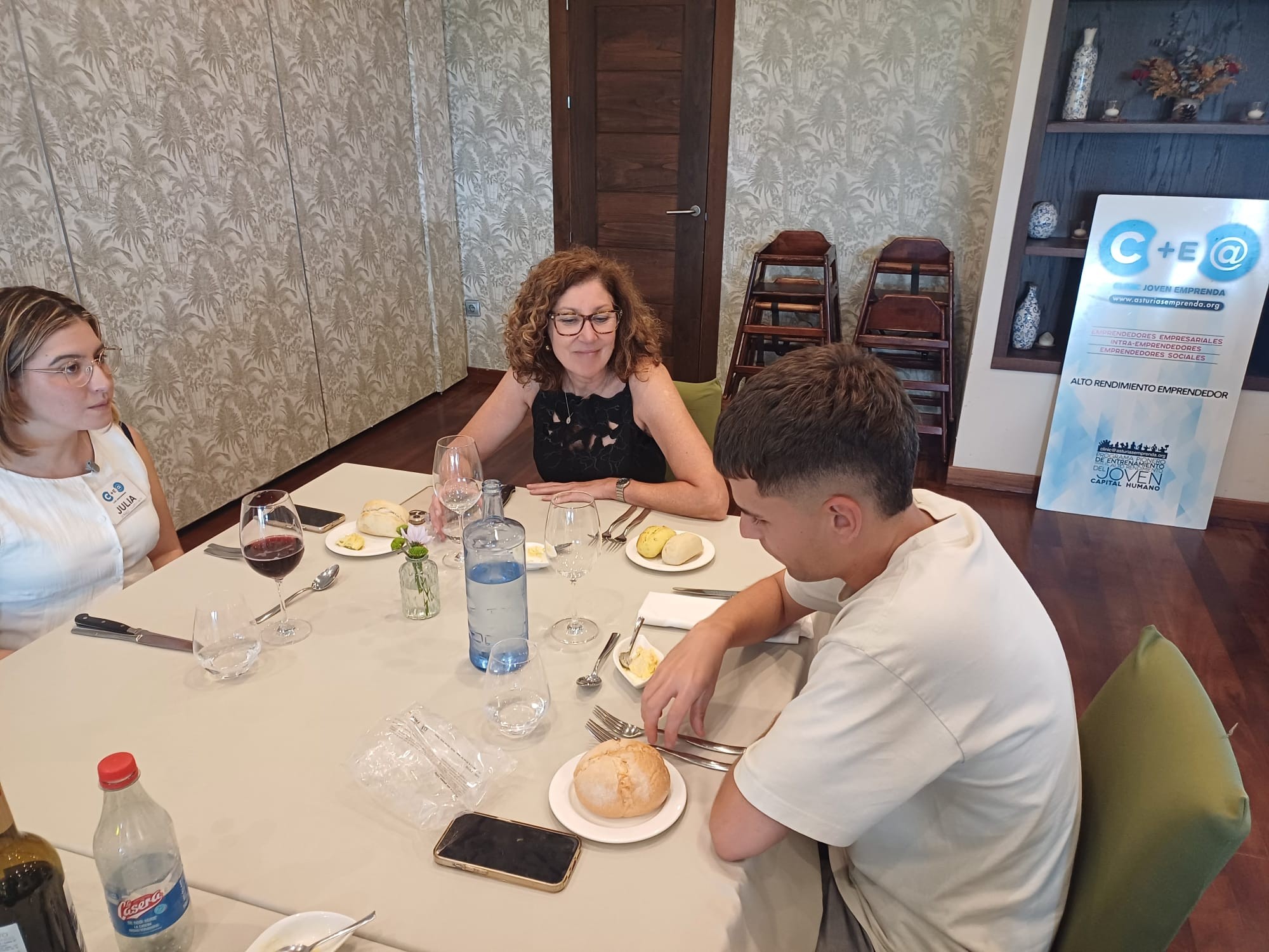 Clinic Joven emprenda Comida Torazo