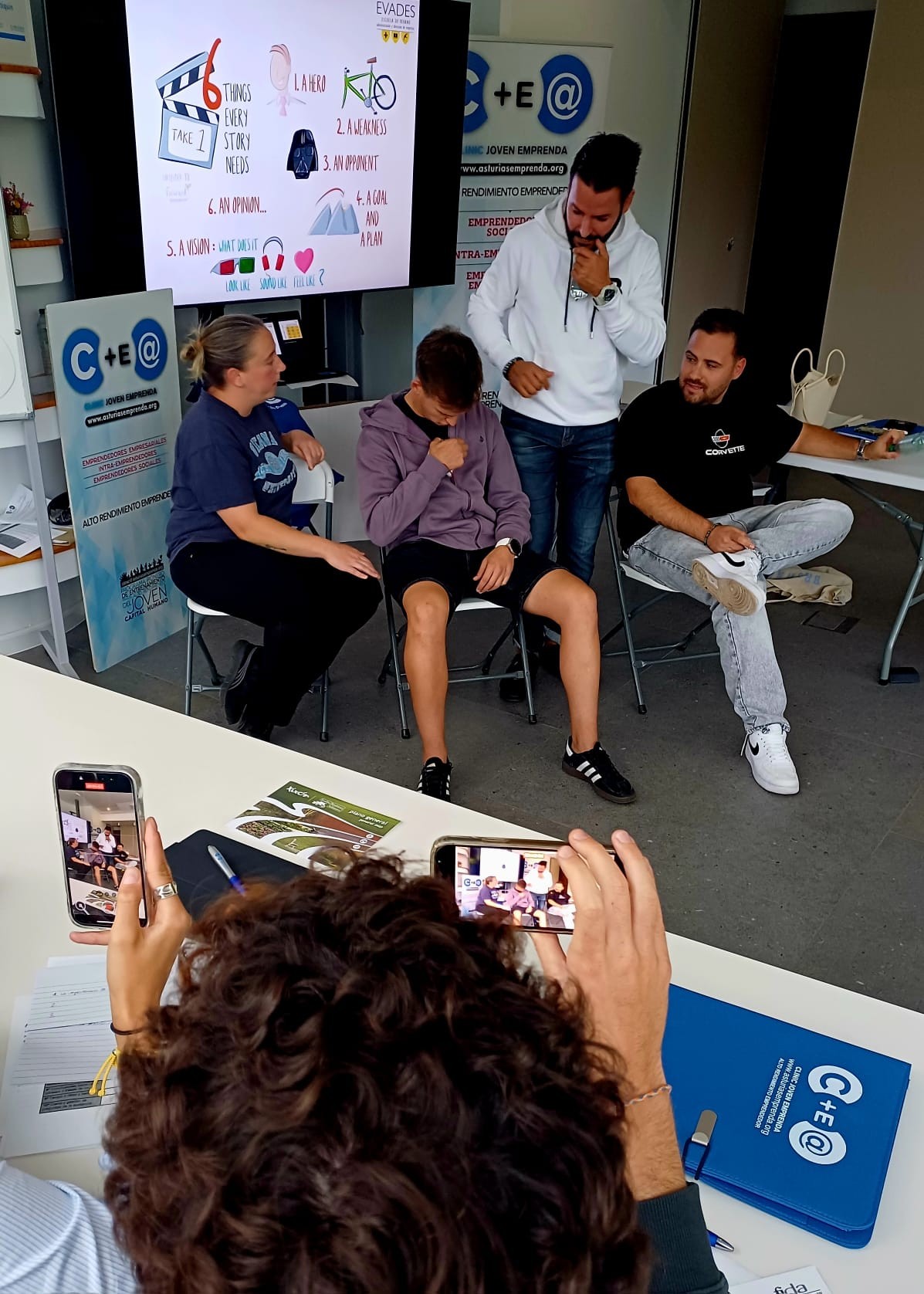 Clinic Joven emprenda Magia de cerca