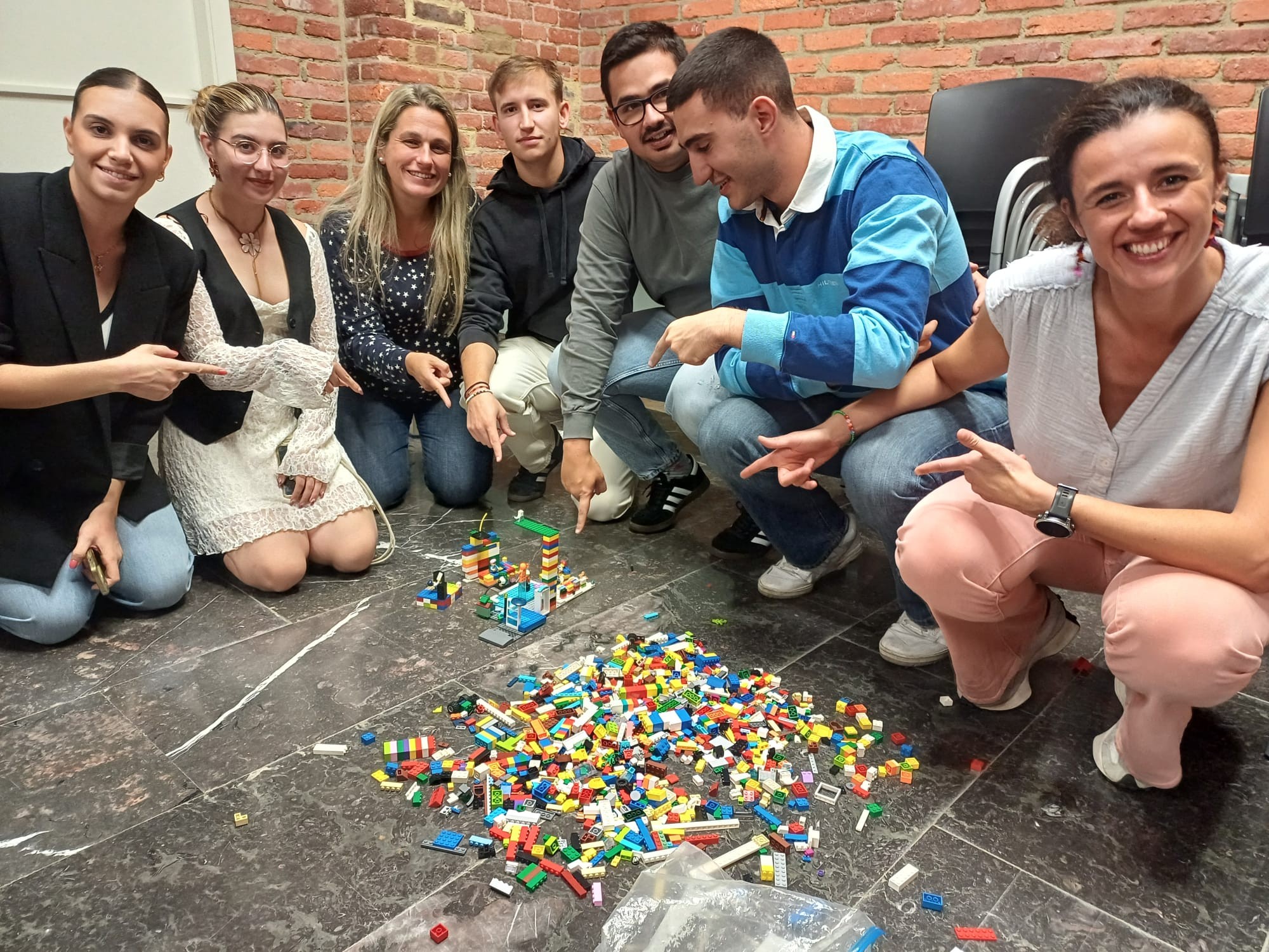 Asturias joven emprenda Lego