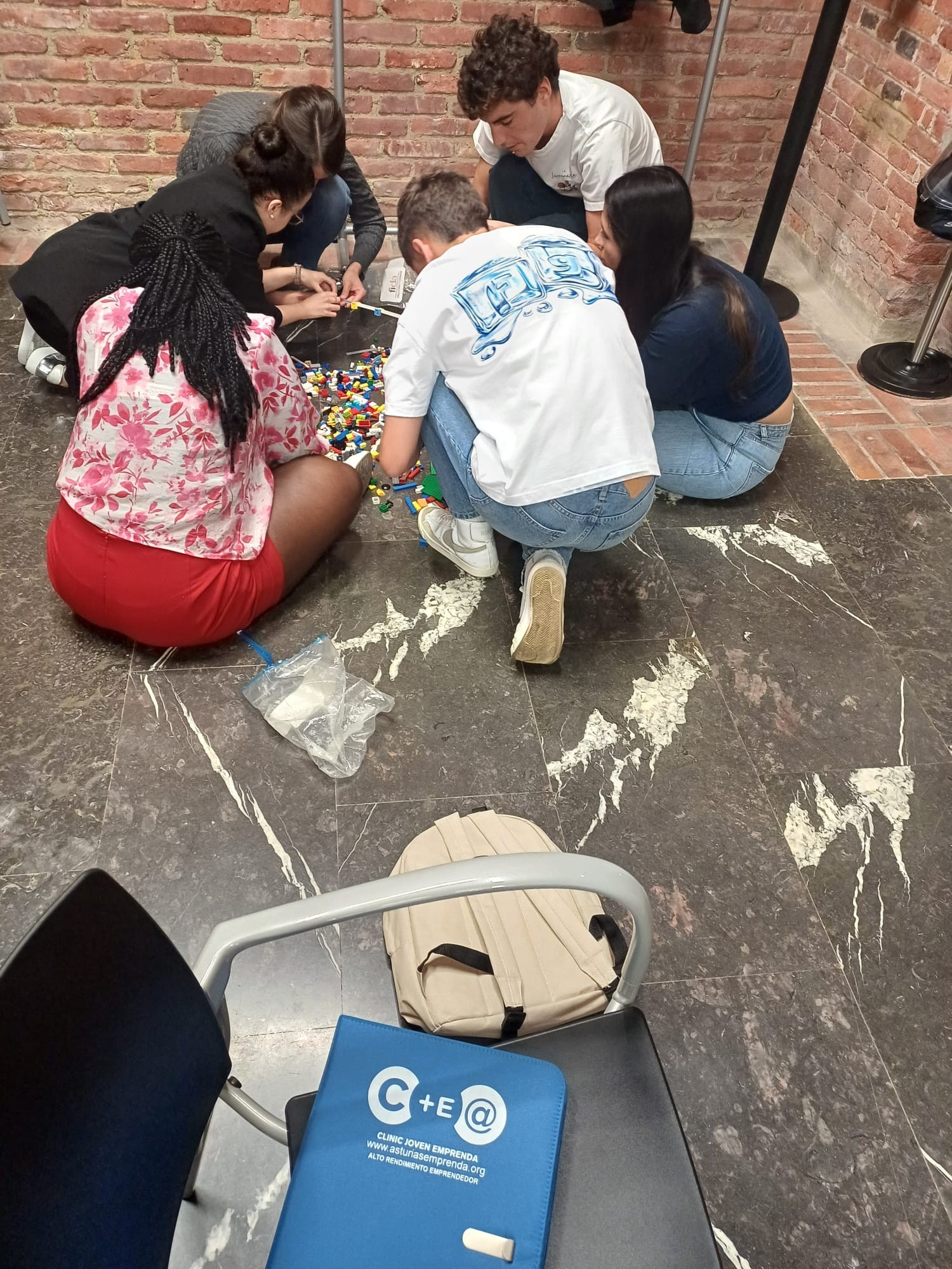 Asturias joven emprenda Lego