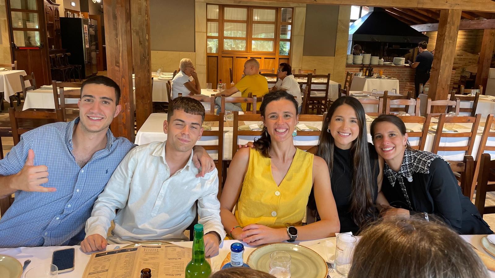 Clinic Joven emprenda Comida